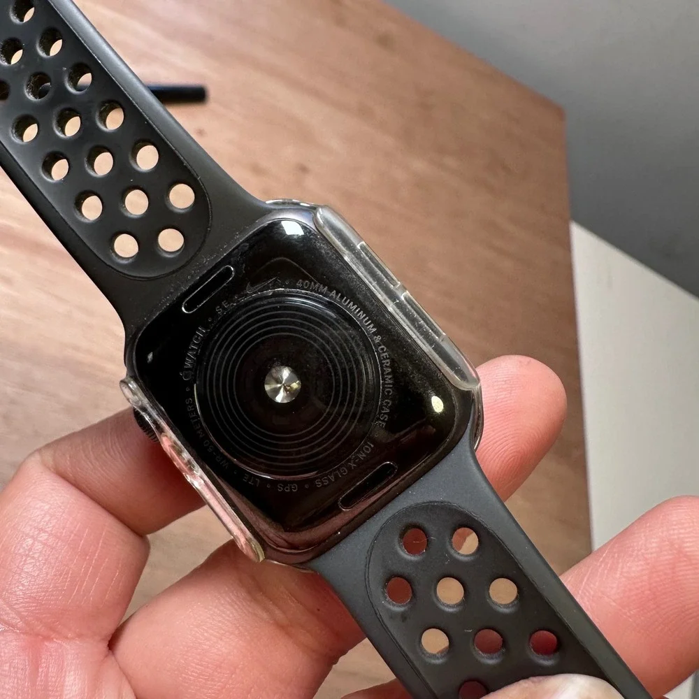Apple Watch SE Nike 40mm Space Gray Aluminum GPS Cellular Anthracite Band